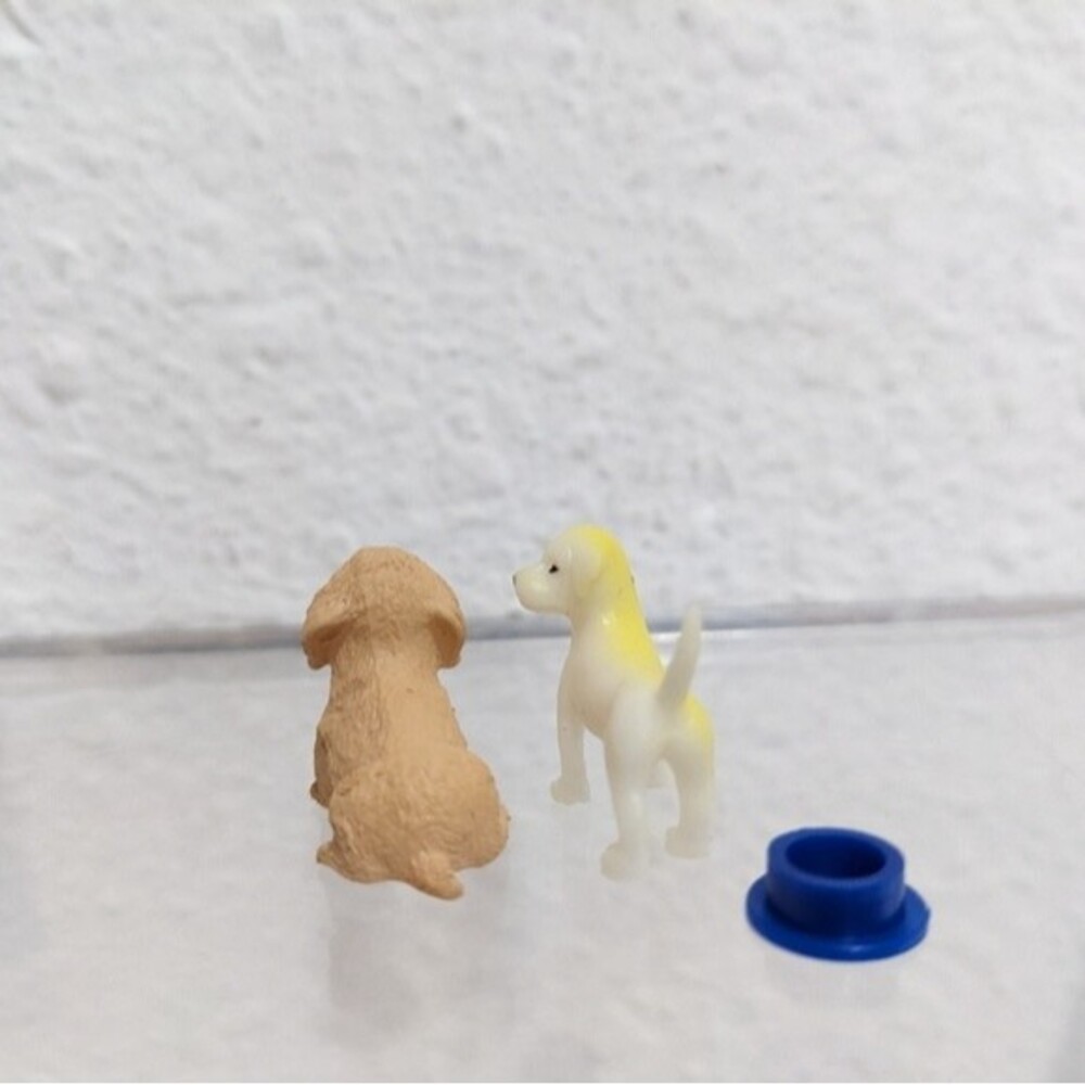 Breyer Pocket Box - Dogs - Picture 10 of 11